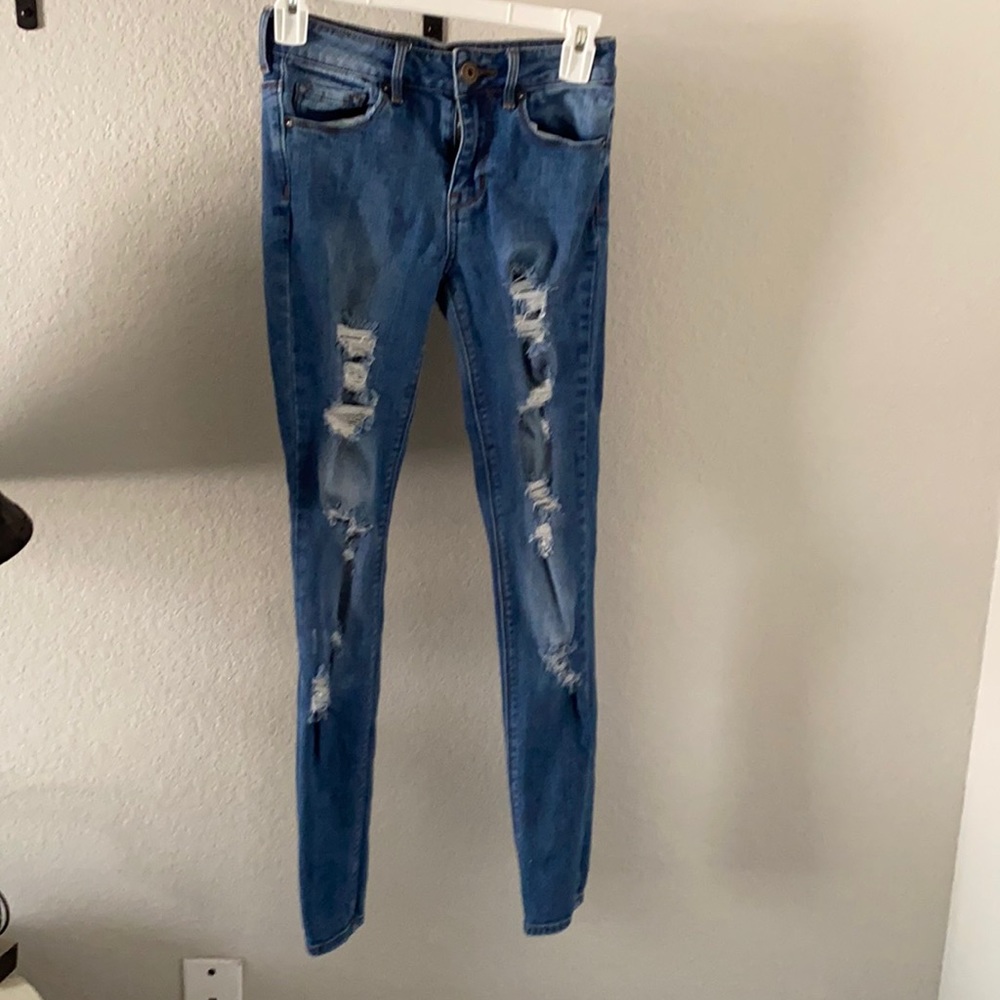 Bullhead distressed denim